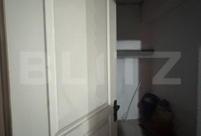 Apartament de vanzare, semidecomandat, cu 2 camere, 50 mp | Piata 1 mai - 11