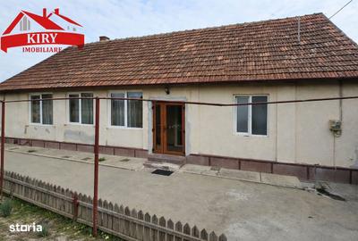 Casă cu 4 camere cu Teren 382 Mp în Pârneava - 3