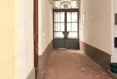 Casă cu 6 camere cu Teren 2883 Mp în Ultracentral - 3