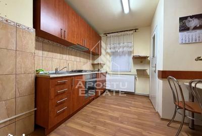 Apartament cu 3 camere decomandat, mobilat în Girocului - 2