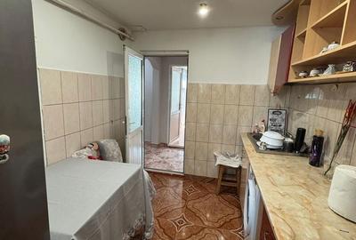Apartament cu 2 camere decomandat în Micro 40 - 1