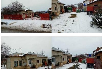 Casă cu 2 camere cu Teren 1500 Mp în Brezoaele - 2