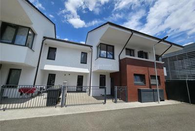 Casă cu 5 camere cu Teren 85 Mp în Central