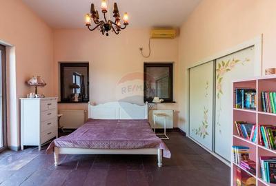 Casă cu 5 camere cu Teren 1183 Mp în Corbeanca