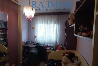 Apartament cu 3 camere decomandat în Republicii - 11