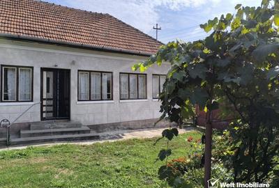 Casa 3 camere, 1398 mp teren, zona Manastirea Floresti