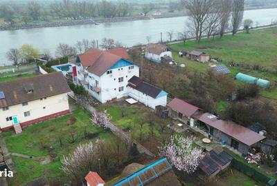 Casă cu 9 camere cu Teren 2035 Mp în Maliuc - 2