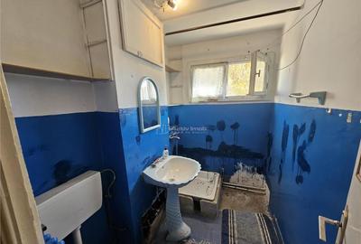 Apartament cu 2 camere semidecomandat în Micro I - 1