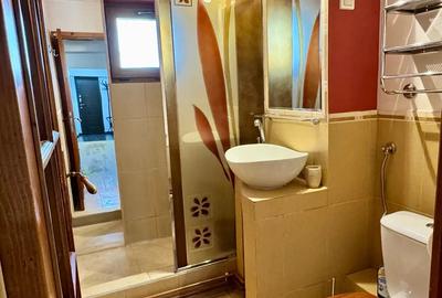 Apartament cu 3 camere decomandat în Central - 1