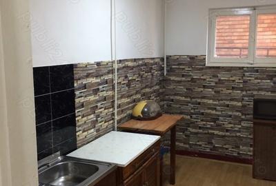Apartament cu 2 camere decomandat în Micro 4 - 3