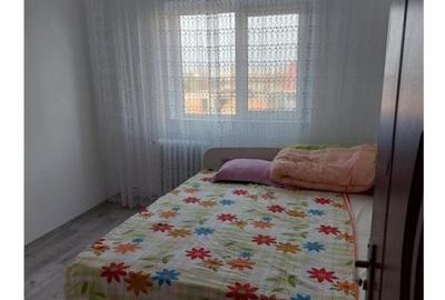 Apartament cu 3 camere decomandat în Berceni - 1