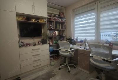 Apartament cu 3 camere semidecomandat în Central - 3