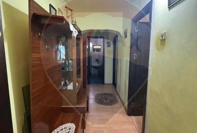 2 decomandate Craiovita, liber, spatios, zona buna, 54mp, bloc 1987 - 1