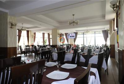 Spațiu comercial, de 2,600 mp, în Baia de Fier - 8