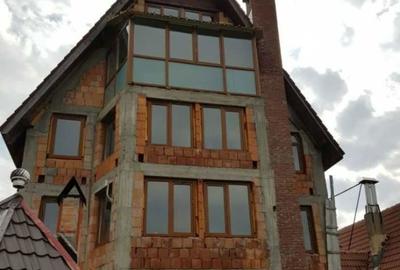 Casă cu 4 camere în Novaci - 1