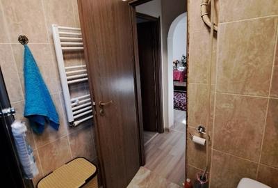 Apartament cu 3 camere semidecomandat, mobilat în Rahova - 10