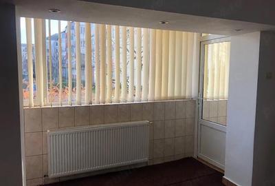 Apartament cu 3 camere decomandat în Central - 3