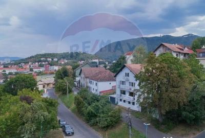 Apartament cu 3 camere decomandat, mobilat în Brașovul Vechi - 10