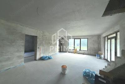 Casă cu 5 camere cu Teren 1800 Mp în Stremț - 14