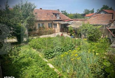 Casă cu 4 camere cu Teren 550 Mp în Subcetate - 2