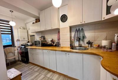 Apartament de 2 camere, 65mp, curte, loc de parcare, zona Re - 3