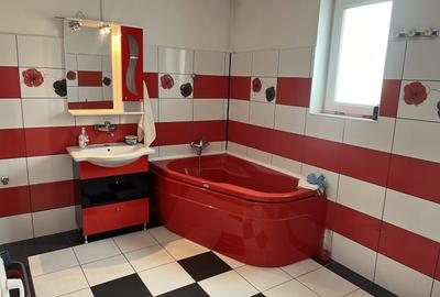 Vilă spațioasă în Giulești / Spacious Villa in Giulești - 13
