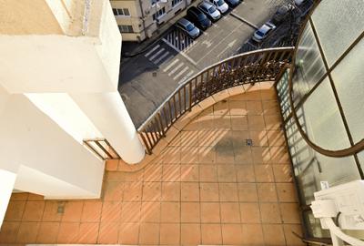 Apartament cu 4 camere semidecomandat în P-ța Unirii - 18