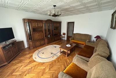 Apartament incapator cu trei camere, zona Vatra Luminoasa - 1