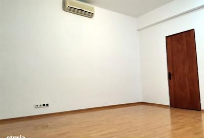 Spațiu comercial, de 23 mp, în Central