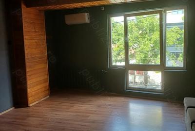 Spațiu comercial, de 377 mp, în Central - 8