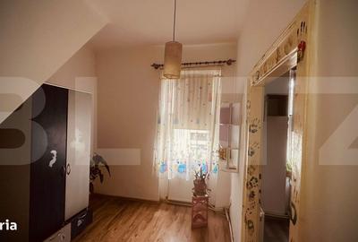 Casă cu 7 camere cu Teren 277 Mp în Central - 11