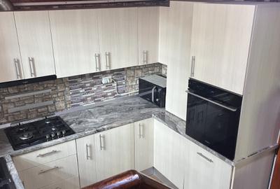 Casă cu 4 camere cu Teren 692 Mp în Vlădesti - 7