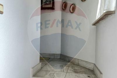 Casă cu 4 camere cu Teren 809 Mp în Central