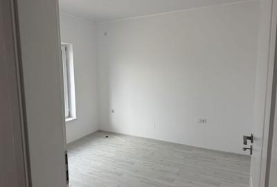 Casă cu 4 camere în Central - 2