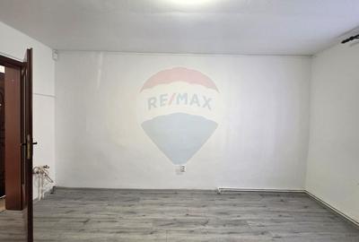 Birou, de 30 mp, în Centrul Civic - 8