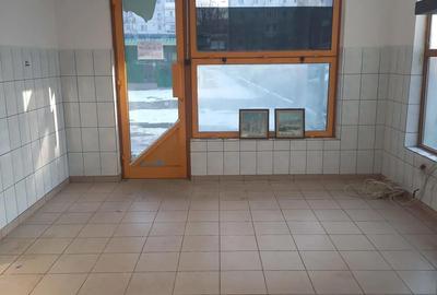 Spațiu comercial, de 27 mp, în Dacia - 3