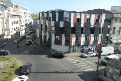 Apartament lux, zona Piata Victoriei, 4 camere , 2 bai, centrala termica  terasa - 15