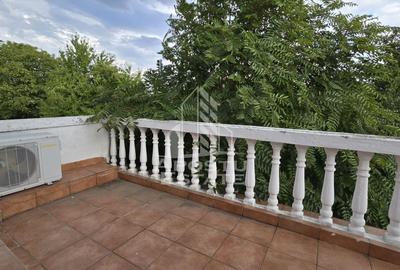 Duplex cu 5 camere si 3 bai, centrala proprie, zona Lipovei - 1