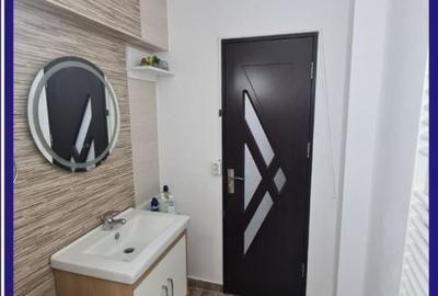 Apartament cu 3 camere decomandat în Rovine - 8