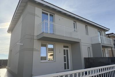 Casă cu 4 camere în Giroc