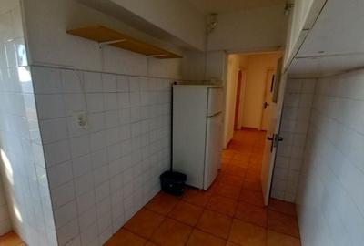 Unirii (Tribunal),2 camere etaj 5, spatios,vedere fata,intrare stradala Unirii (Tribunal),2 camere etaj 5, spatios,vedere fata,intrare stradala - 15