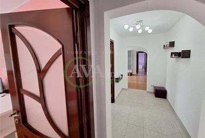 Apartament 3 camere semidecomandat, renovat si semi-mobilat, zona Cora-Bacau Apartament 3 camere semidecomandat, renovat si semi-mobilat, zona Cora-Bacau - 3