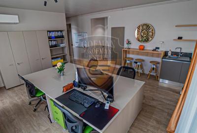 Apartament cu 3 camere, mobilat în Tomis Nord