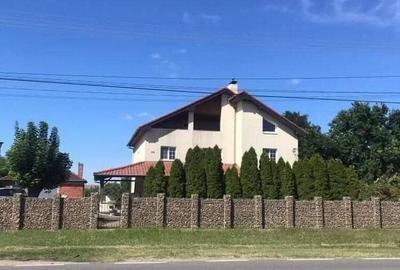 VILA DE VANZARE