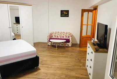 Garsoniera Zona 1 Decembrie - 1