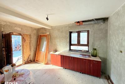 Casă cu 5 camere cu Teren 1000 Mp în Central - 4