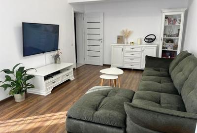 Apartament cu 3 camere decomandat, mobilat în Tractorul - 1