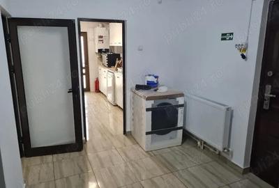 Spațiu comercial, de 110 mp, în Central - 4