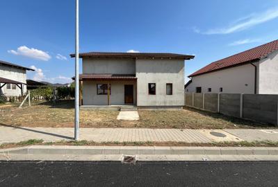 Casa Individuala Giarmata Mare,165mp utili,702mp teren - 2