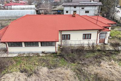 Casă individuală cu 7 camere cu Teren 4500 Mp în Hotarele - 3